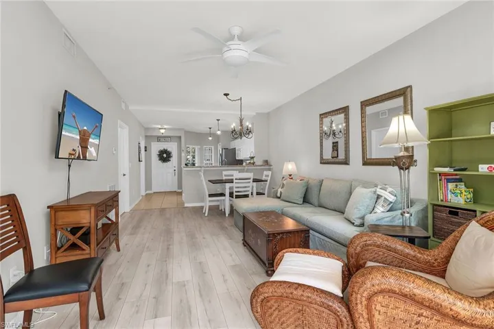 9175  Celeste  DR, Naples, FL 34113