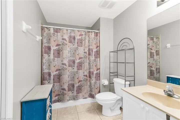 9175  Celeste  DR, Naples, FL 34113