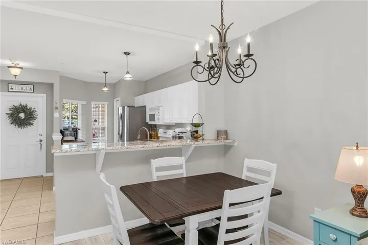 9175  Celeste  DR, Naples, FL 34113