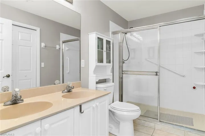 9175  Celeste  DR, Naples, FL 34113