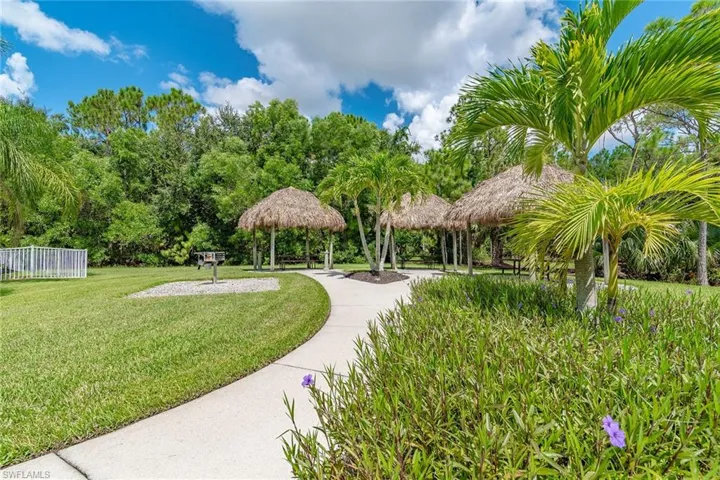 9175  Celeste  DR, Naples, FL 34113