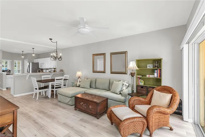 9175  Celeste  DR, Naples, FL 34113