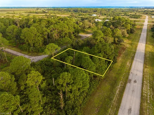 124 Horseshoe Loop, Labelle, Florida 33935