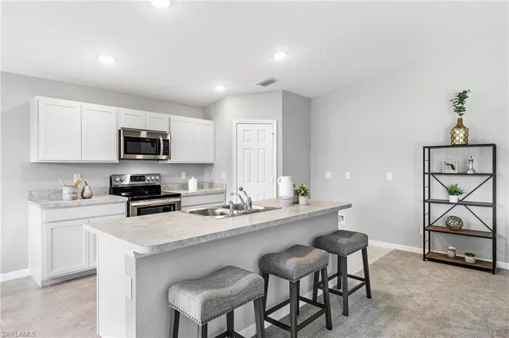 2021 Ne 7th Pl, Cape Coral Fl 33909