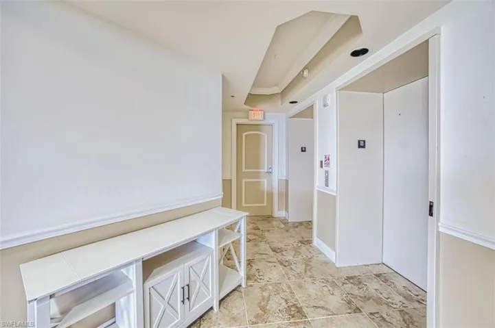 Hall featuring elevator