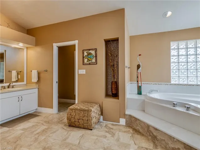 15560  Shell Point  BLVD, Fort Myers, FL 33908