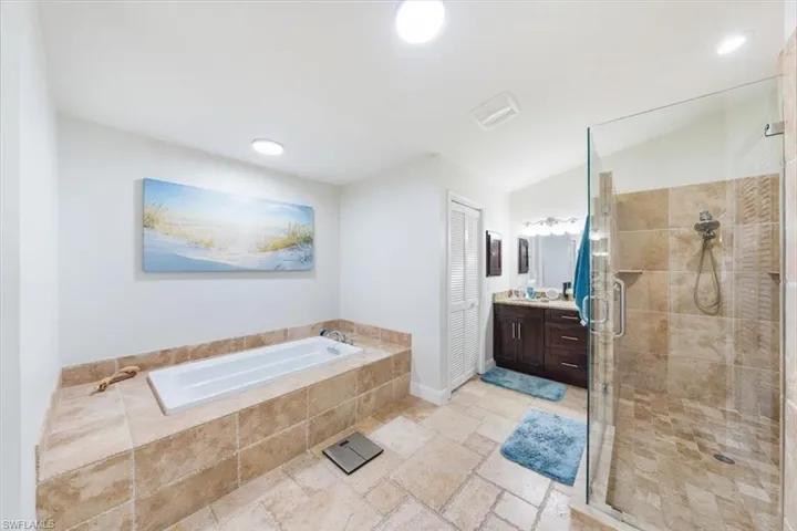 Wonderful Owner's bath
