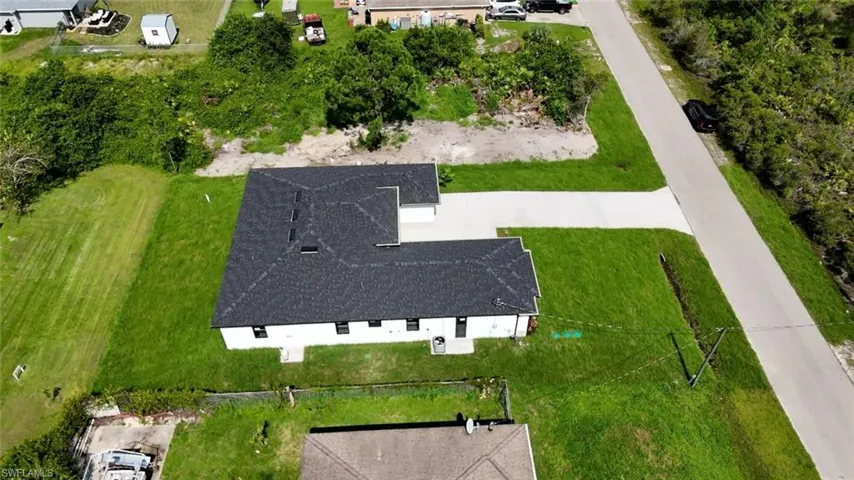 Birds eye view of property