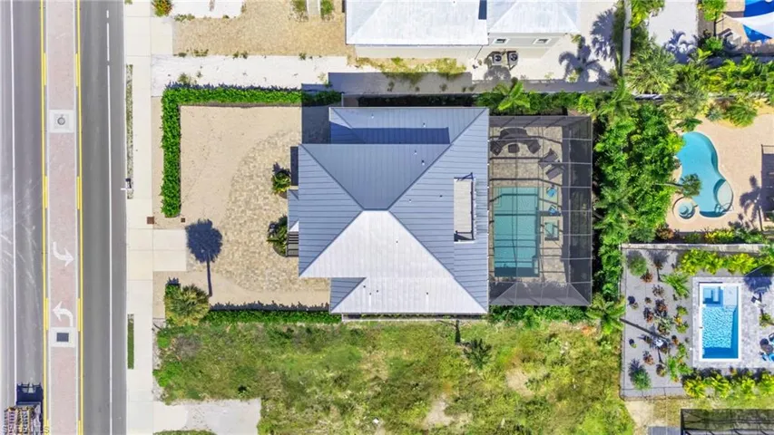 Bird's eye view VIRTUALLY ENHANCED