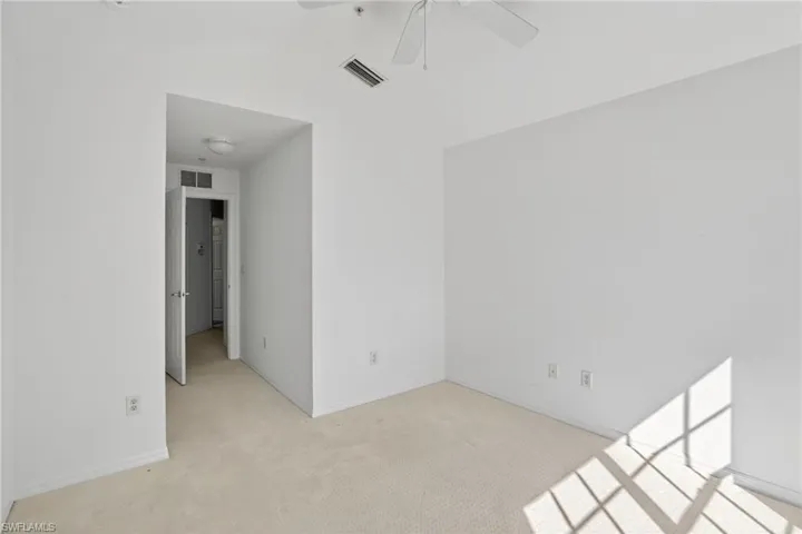 15995 Caldera Ln 69, Naples, Florida 34110