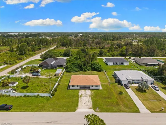 909/911 Jaguar Blvd, Lehigh Acres, Florida 33974