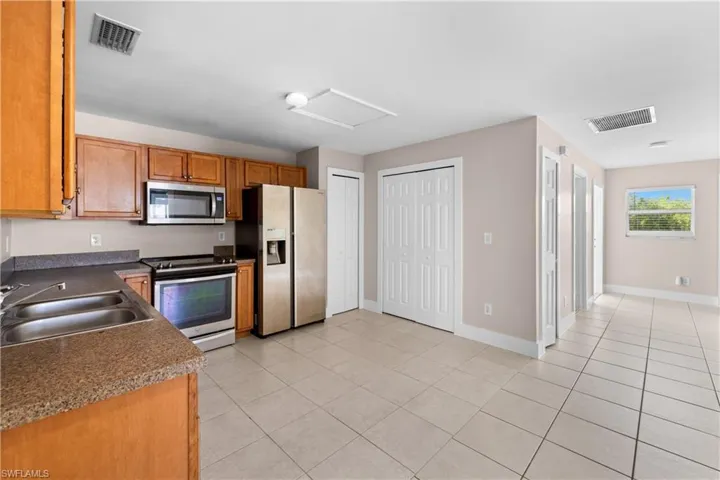909/911 Jaguar Blvd, Lehigh Acres, Florida 33974
