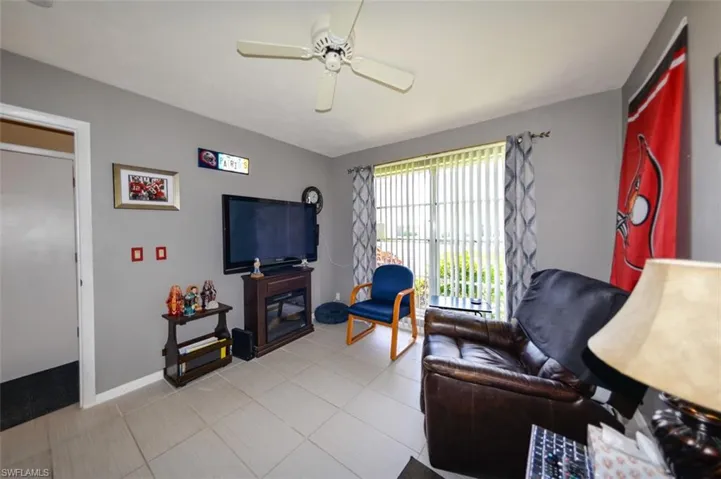 9717  Maplecrest  CIR, Lehigh Acres, FL 33936