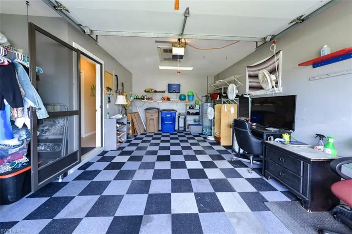 9717  Maplecrest  CIR, Lehigh Acres, FL 33936