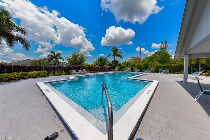 9717  Maplecrest  CIR, Lehigh Acres, FL 33936