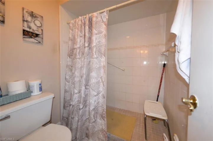 9717  Maplecrest  CIR, Lehigh Acres, FL 33936