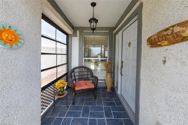9717  Maplecrest  CIR, Lehigh Acres, FL 33936