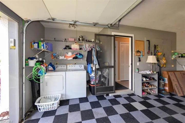 9717  Maplecrest  CIR, Lehigh Acres, FL 33936
