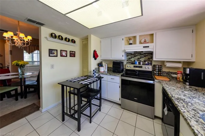 9717  Maplecrest  CIR, Lehigh Acres, FL 33936
