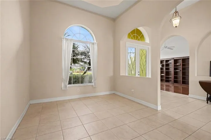 18565  Royal Hammock  BLVD, Naples, FL 34114