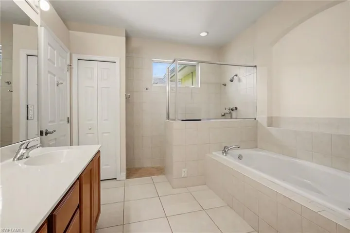 18565  Royal Hammock  BLVD, Naples, FL 34114