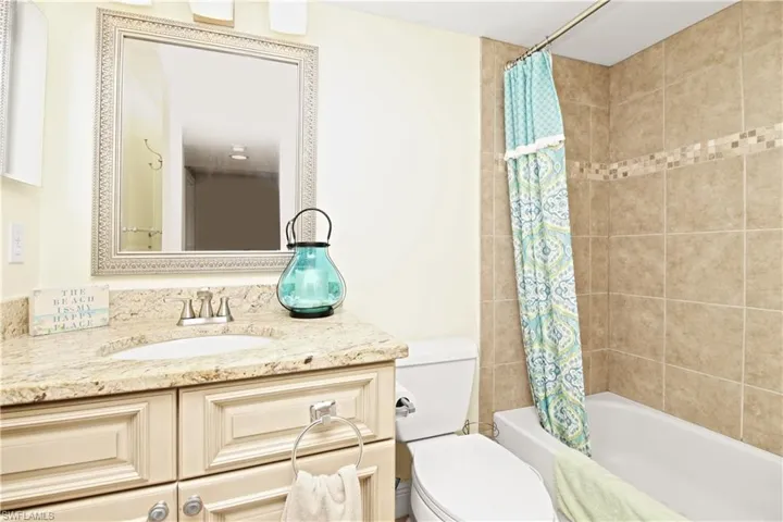 Guest bath with tub and shower