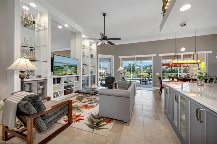 8047  Wilfredo  CT, Naples, FL 34114