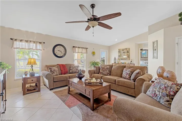 Bright and Light Space for Entertaining