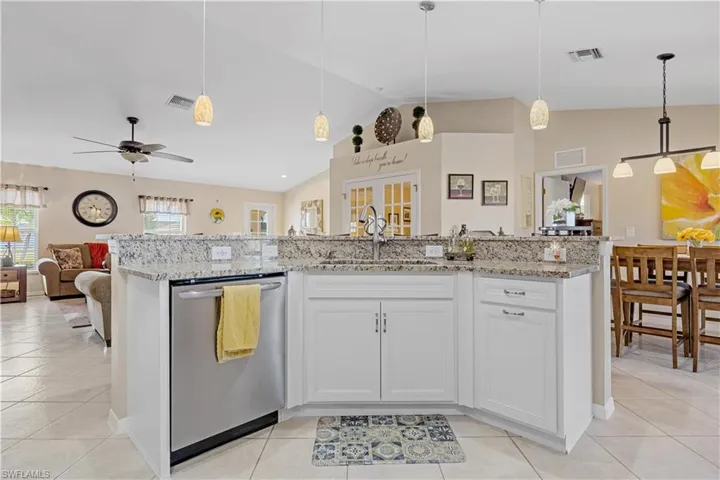 Lot's of Room for More Than One Cook!