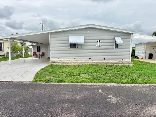 3163 Indian Village Ln, North Fort Myers, Florida 33917