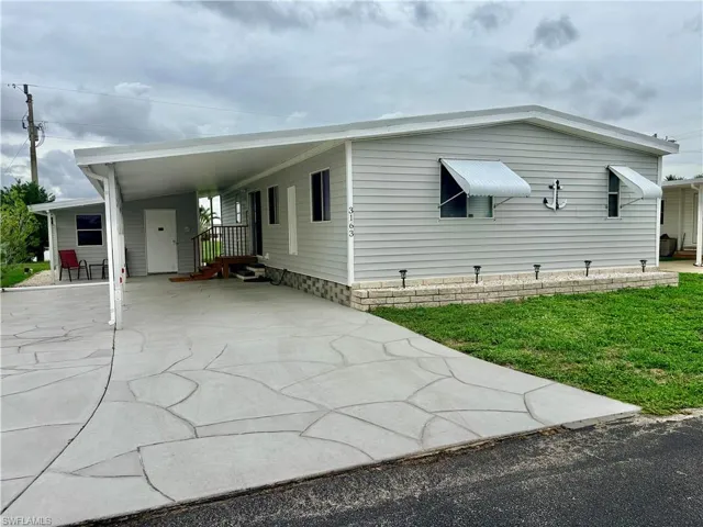 3163 Indian Village Ln, North Fort Myers, Florida 33917