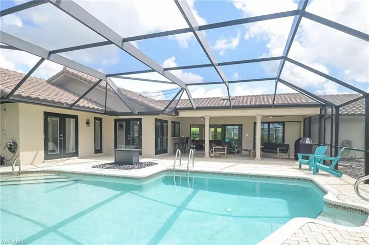 Large Sitting Area under Truss
