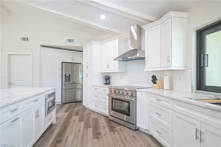 THOR stainless steel appliances!  Pull out wooden, drawers!