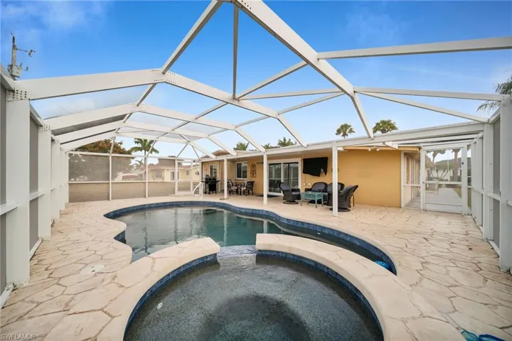 5208 Wilmington Ct, Cape Coral, Florida 33904
