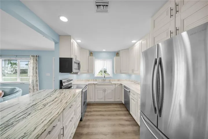 5208 Wilmington Ct, Cape Coral, Florida 33904