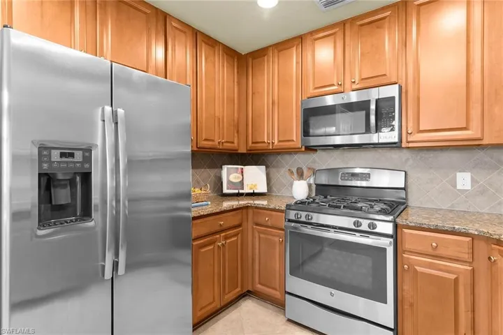 3165  Aviamar  CIR, Naples, FL 34114