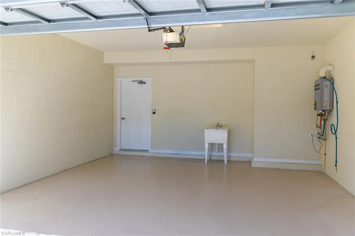 3165  Aviamar  CIR, Naples, FL 34114