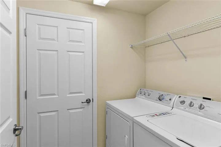 3165  Aviamar  CIR, Naples, FL 34114