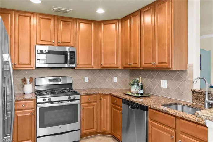3165  Aviamar  CIR, Naples, FL 34114