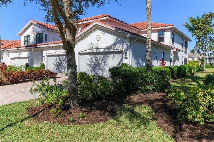 3165  Aviamar  CIR, Naples, FL 34114
