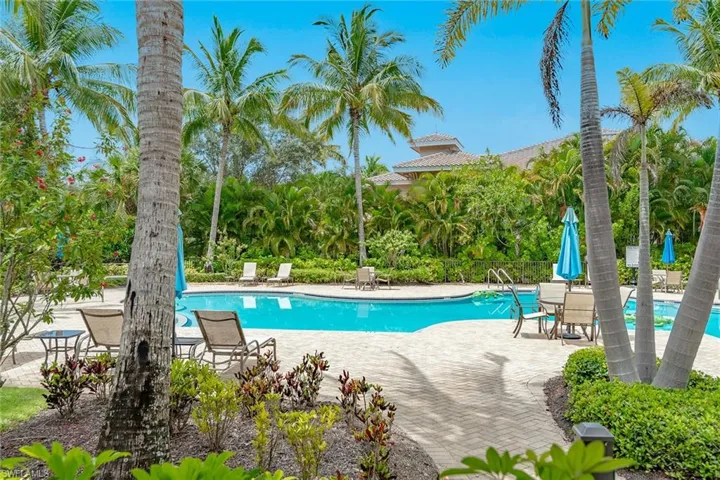 3165  Aviamar  CIR, Naples, FL 34114