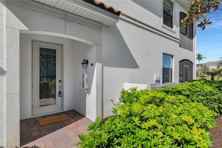 3165  Aviamar  CIR, Naples, FL 34114