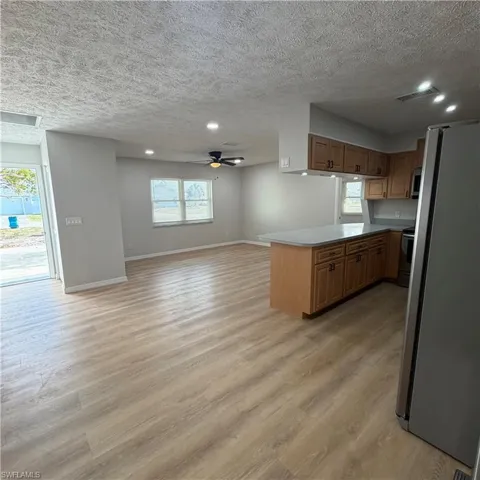 1403 Se 11th St, Cape Coral, Florida 33990