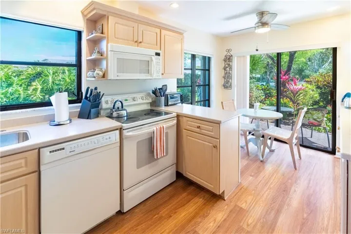 522  Beachwalk  CIR, Naples, FL 34108