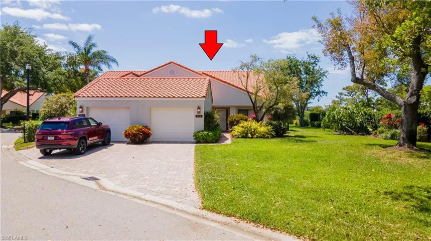 522  Beachwalk  CIR, Naples, FL 34108