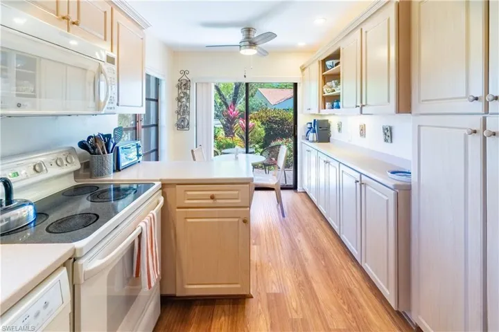 522  Beachwalk  CIR, Naples, FL 34108