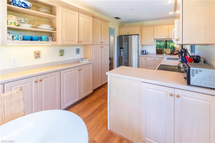 522  Beachwalk  CIR, Naples, FL 34108