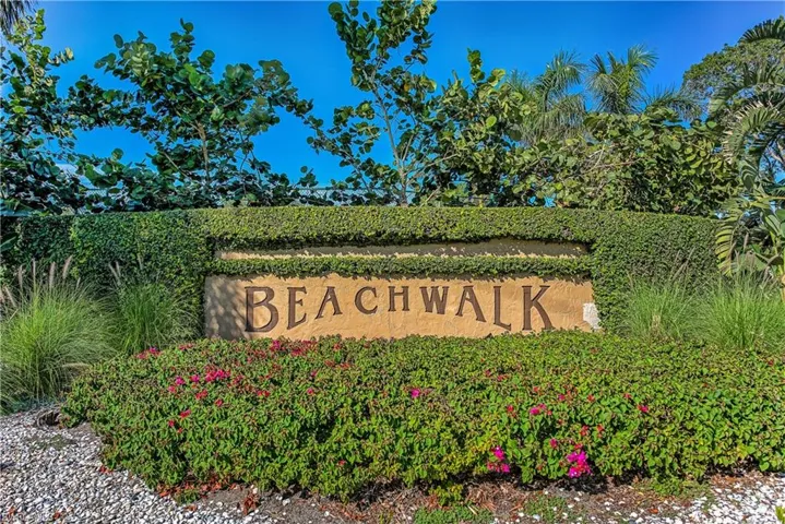 522  Beachwalk  CIR, Naples, FL 34108