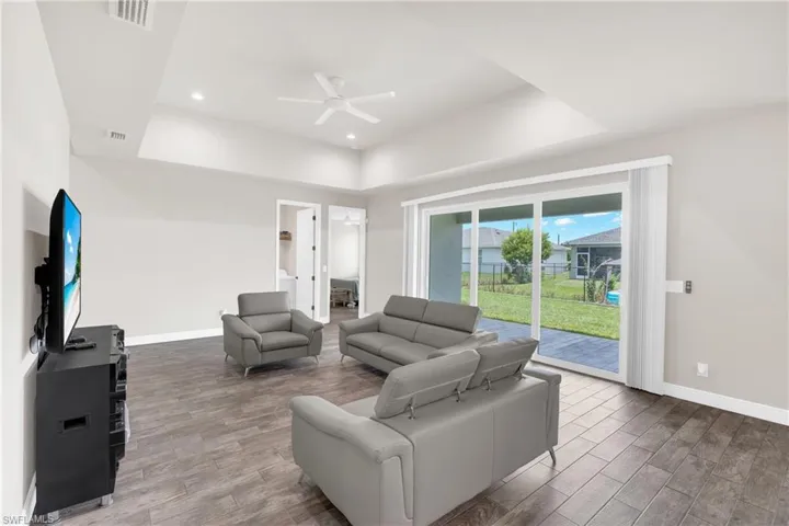 1049 Solar Ct, Labelle, Florida 33935