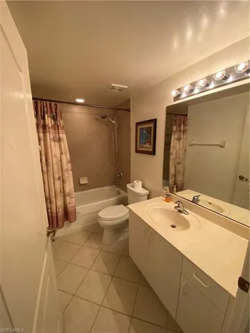7831 Regal Huron Cir 105, Naples, Florida 34104